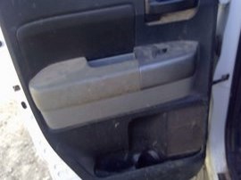 2010 TOYOTA TUNDRA WHITE, EXTD CAB, 5.7L AT, 4WD.  Z24915